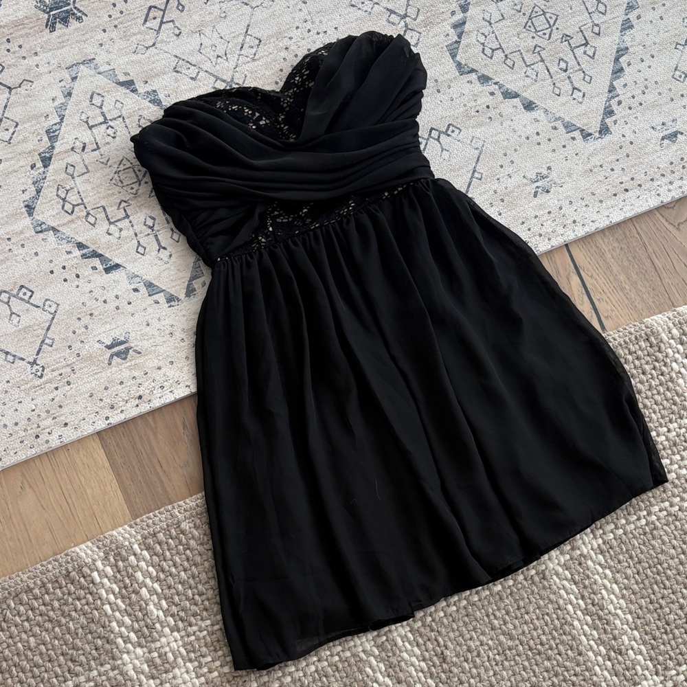 Francesca's Collections Elegant Black Strapless Dress